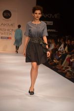 Model walk the ramp for Rimi Nayak Show at lakme fashion week 2012 Day 4 in Grand Hyatt, Mumbai on 5th March 2012 (21).JPG